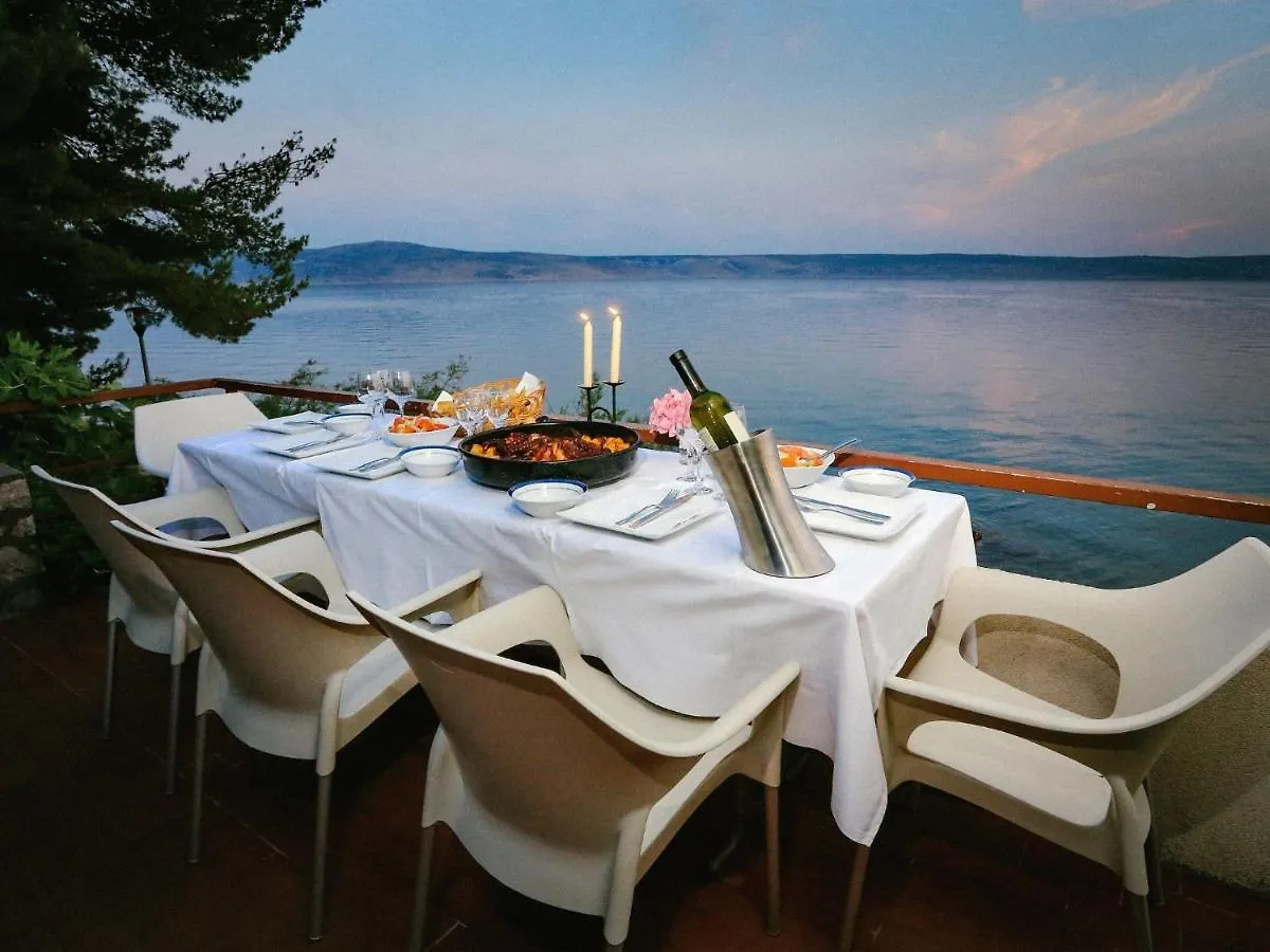 Fantastic Holiday Home With Amazing Garden Private Pool Directly On The Beach Starigrad Paklenica