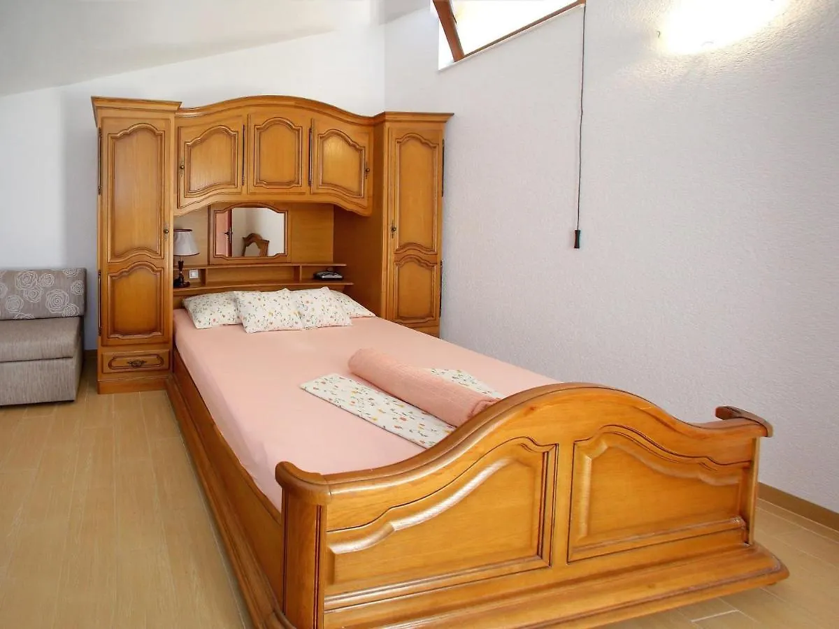 Fantastic Holiday Home With Amazing Garden Private Pool Directly On The Beach Starigrad Paklenica